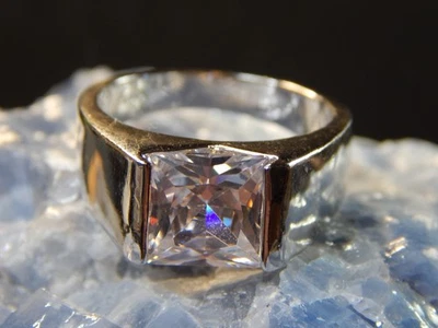 Anillo tono plata 925 para hombre o dama, enorme circonita cúbica, talla 11, Reino Unido W, 8,7 gramos Foto 1 de 4