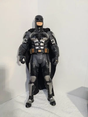 Jakks Pacific Big-Figs 19 polegadas Batman Blindado Usado - Imagem 1 de 4