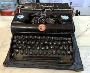 ANTICA MACCHINA DA SCRIVERE OLYMPIA PROGRESS 1940s da restaurare - Picture 1 of 10