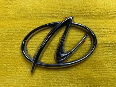 Oldsmobile Aurora OEM emblema cromado 25699466 1 cada uno con adhesivo 3M Foto 1 de 4