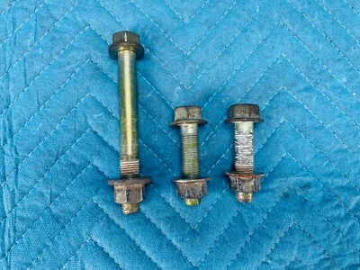 Оригинальный комплект крепления заднего переднего дифференциала для Lexus LX470 2003-2007 годов выпуска - Изображение 1 из 4