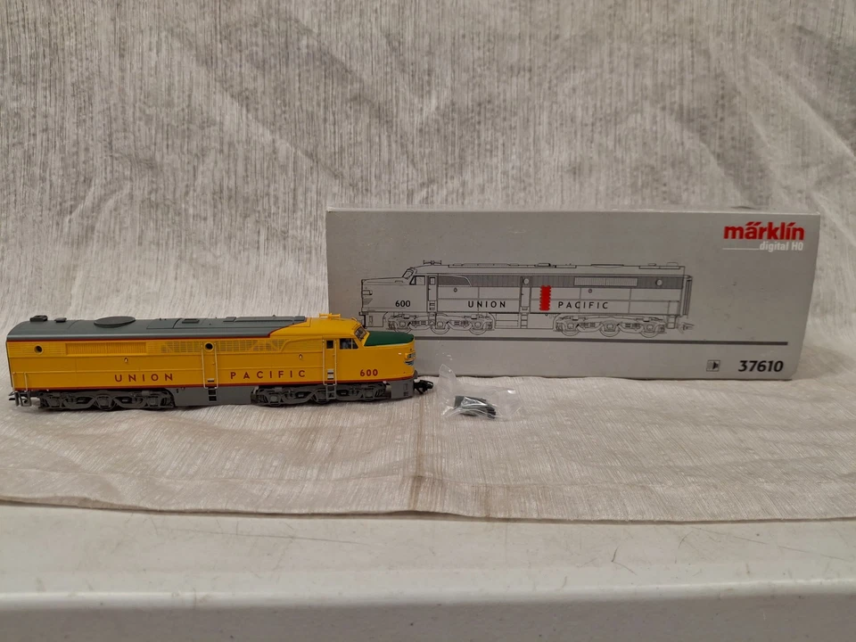 Marklin H0 37610 Union Pacific Diesel Locomotive w/sound effects - LNIB Era III - Image 1 of 4