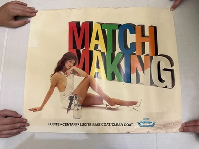 Póster pin up vintage de los años 70 de DuPont productos de acabado automotriz a juego Foto 1 de 2