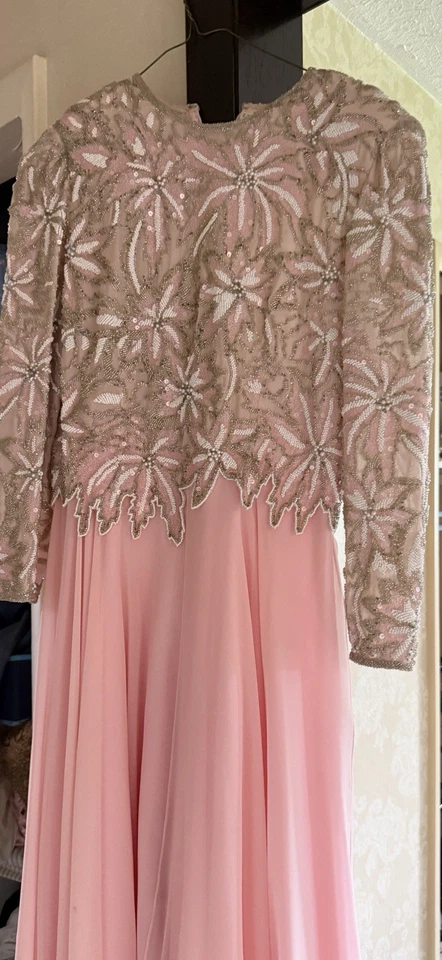 Винтажное красное шелковое платье Naeem Khan Riazee Nights с бисером маленькое - Изображение 1 из 4