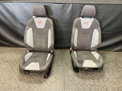 ASIENTOS DE TELA NEGROS PARA CONDUCTOR Y PASAJERO DELANTERO FORD FOCUS RECARO ST 15-18 MW Foto 1 de 4