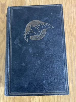 The Mammoth Book of Thrills, Ghosts and Mysteries. 1936 Hardcover. 766 Pages - Image 1 of 4