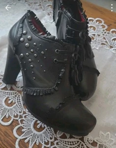 Jette Joop Stiefeletten 39 uk 6 schwarz Leder Gothic Fransen Nieten Plateau - Bild 1 von 8