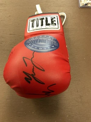 Miguel Cotto & Yuri Foreman hand signed Title boxing glove Yankee stadium - Image 1 of 4