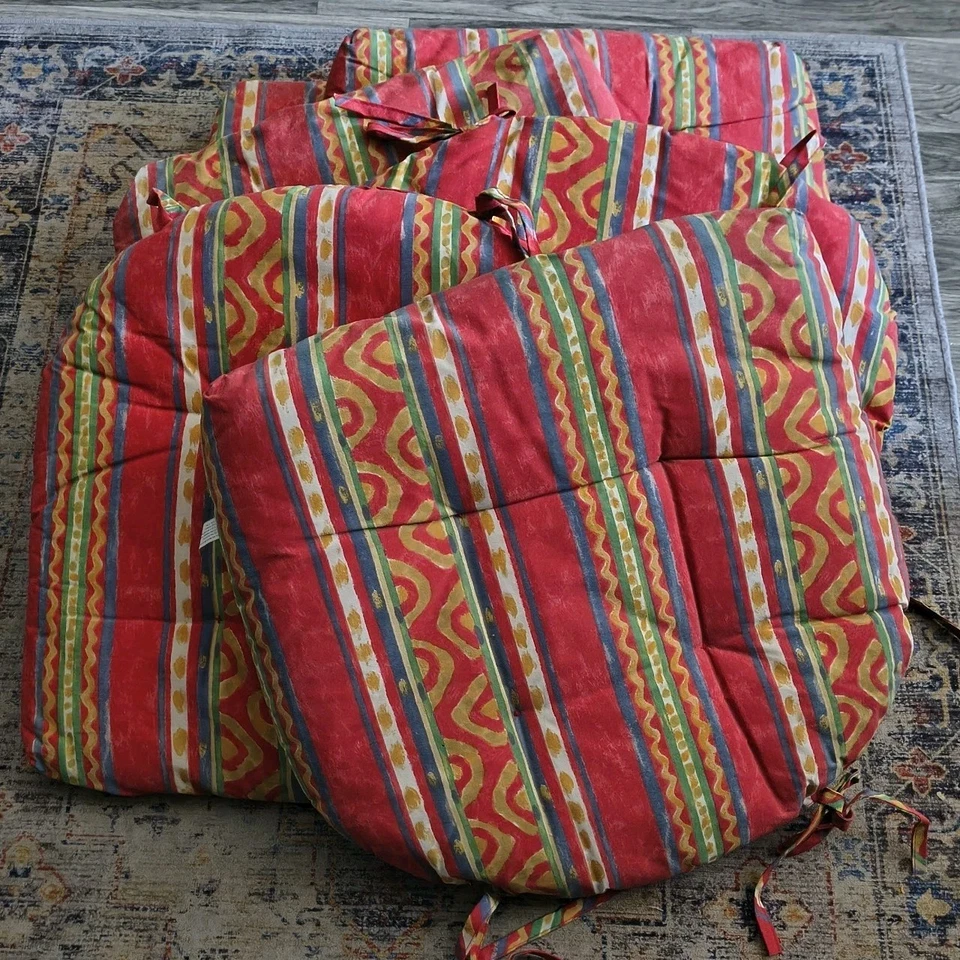 6 Vintage Chair Cushion Great Condition No Stains/Rips/Smells Approx 19x19x2" - Image 1 of 4