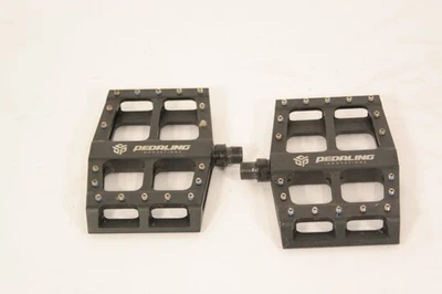 Pedaling Innovations Catalyst 1 CNC Machined Alloy Flat Platform Pedals 9/16 - Image 1 of 2