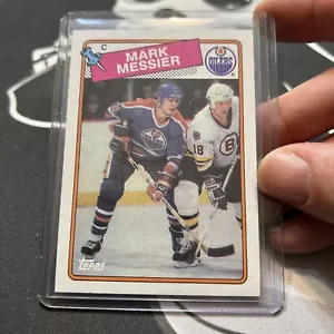 1988-89 Topps #93 Mark Messier Edmonton Oilers - Picture 1 of 2