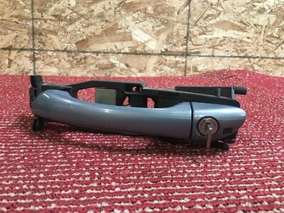 梅赛德斯 W203 左前驾驶员侧外门把手，带钥匙 OEM #005 — 第 1/4 张图片