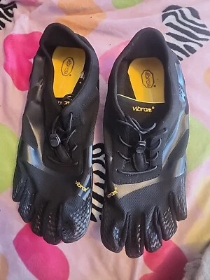 Vibram Five Fingers Black 14W0701 Size 9.5-10 EU 42 Shoes Toes Slip On - Image 1 of 4