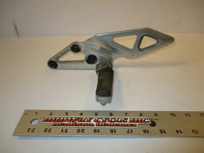 铃木 GSXR1100 GSXR 1100 CHROME 左前 FOOTPEG PEG 步骤 43522-46E00 kc — 第 1/4 张图片