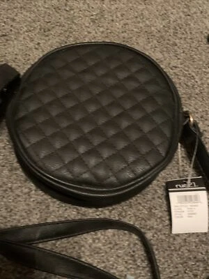 Bandolera Cartera Redonda Rue 21 Negra Con Correas Ajustables Nueva Con Etiquetas Foto 1 de 4