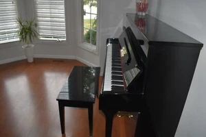 Samick JS-115c Upright Piano 45" High Gloss Ebony black - Picture 1 of 9