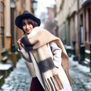 Sciarpa spessa invernale a righe imitazione cashmere con colori a contrasto calda elegante. - Foto 1 di 30