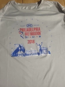 Philadelphia Halbmarathon 2018 Langarm Leslie Jordan Dri-Fit Herren Gr. L  - Bild 1 von 4