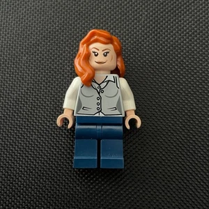 LEGO DC Super Heroes Lois Lane Minifigure | sh0075 | 76009 | VGC - Picture 1 of 2