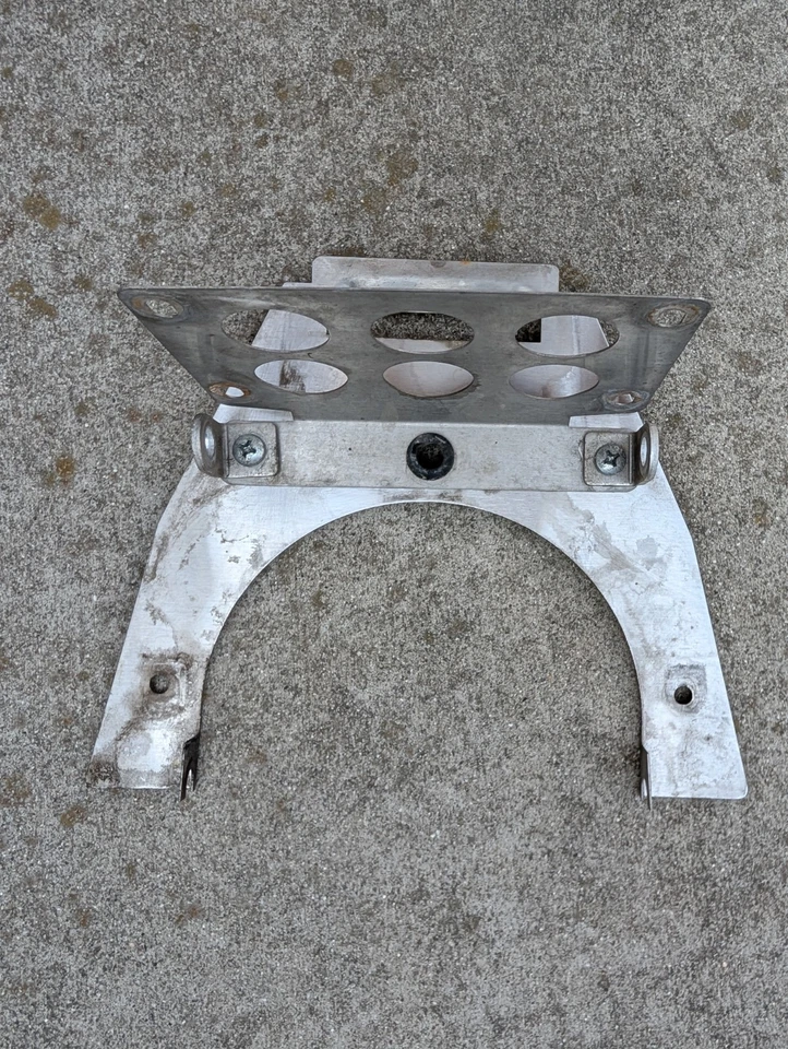 Kit eliminador de guardabarros Competition Werks 2004 Suzuki Katana GSX600F Foto 1 de 4