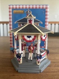 Gazebo Band Lemax Americana 4 de julio Patriotic Village Park 2018 - Imagen 1 de 14