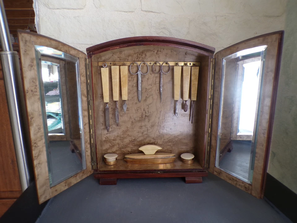 nécessaire de toilette ancien art déco armoire en loupe de thuya - Photo 1/4