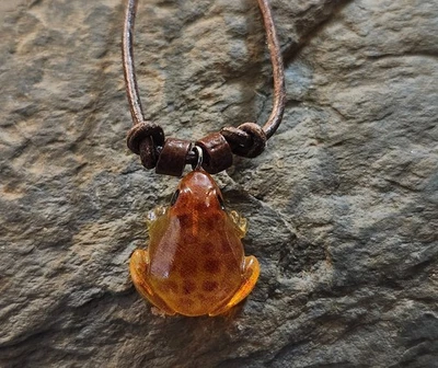 Frog Necklace, Orange Resin, Novelty Necklace, Frog Jewelry, Leather Cord - Изображение 1 из 2