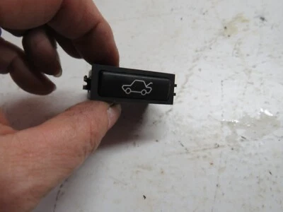 2004 BMW 325Xi 325 XI 2.5L TRUNK RELEASE BUTTON SWITCH - Image 1 of 3