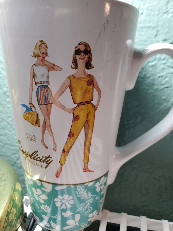 RARE Large Vintage Simplicity Patterns Coffee Tea Cup 16 fl oz 6" Foto 1 de 4