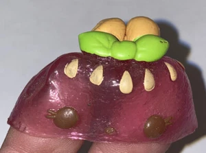 Num Noms Nom Series 2 #2-046 STRAWBERRY POP FREEZIE TRANSPARENT CLEAR - Picture 1 of 7