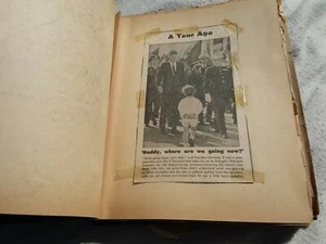 Libro di ritagli VNTG Presidente Kennedy JFK Politica Automotive Pubblicità Carta Ephe - Foto 1 di 12