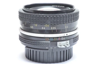 Lente Nikon Nikkor 20 mm f/4 Ai MF Foto 1 de 3