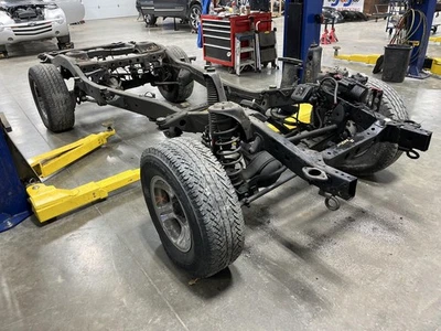 1996-1998 Lexus LX450 Full OEM Rolling Frame W/Suspension (Please See Photos) Foto 1 de 4