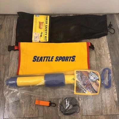 Kit de seguridad para kayakista. Bomba de sentina, flotador de paleta, silbato de seguridad Foto 1 de 4