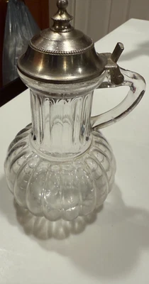 De Colección Mesa Vinagre o Aceite Dispensador Tarro Vidrio Acanalado LABIO INTERIOR TAPA PELTRE 7" Foto 1 de 4