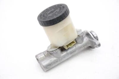 Nissan 240sx S13 Vert 1989-1994 cilindro maestro sin ABS Foto 1 de 4