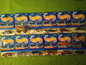 12 Vintage, Premium, 1997 Hot Wheels Fahrzeuge - alle neu in Verpackung - Bild 1 von 8