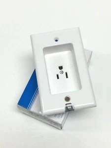 Leviton 103-00688-00W Clock Hanger Receptacle, 15 A, White - Bild 1 von 1