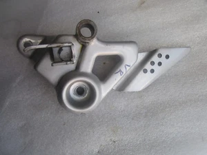 B. Honda CBF 125 JC40 supporto poggiapiedi anteriore destro supporto poggiapiedi piastra - Foto 1 di 2