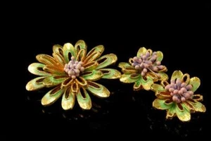 2 VINTAGE FLORENZA GREEN ENAMEL FLOWERS BROOCH PIN EARRINGS GOLD TONE SET BR - Picture 1 of 6