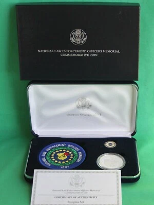 1997 National Law Enforcement Officers Memorial Insignia Coin Set Silver Dollar - Image 1 of 4