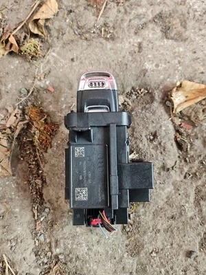 2014 Audi A4 ключ блок и ключ - Изображение 1 из 4