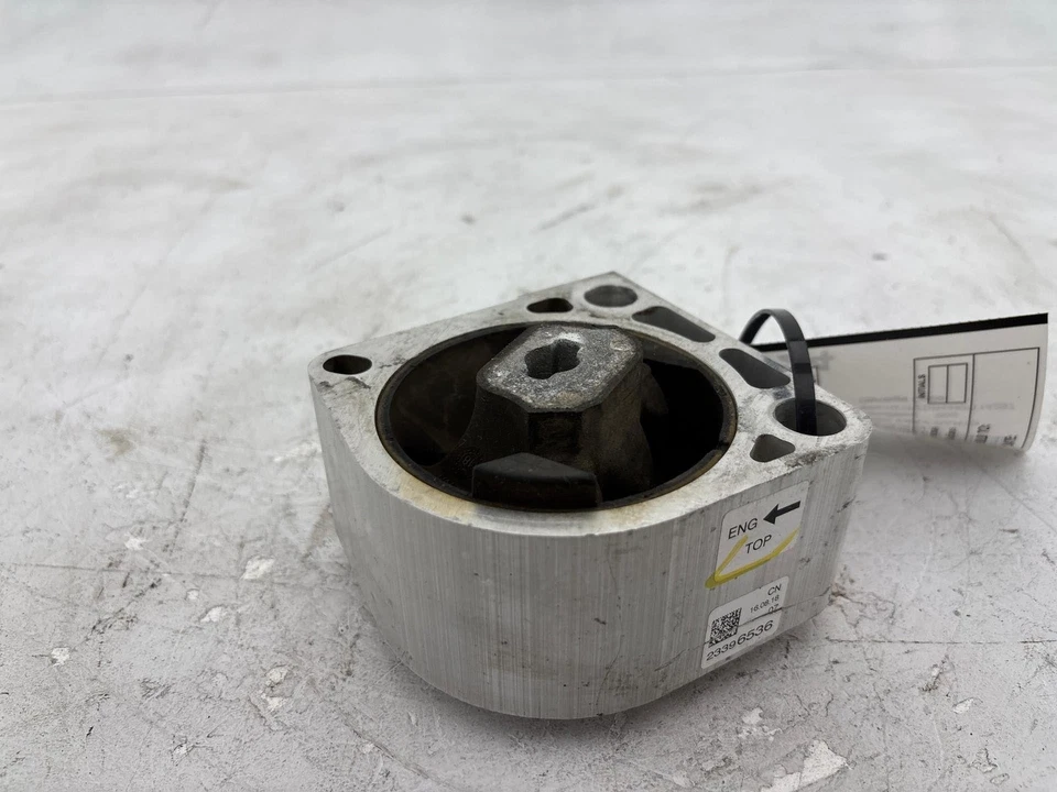 Cadillac XT4 2019-2024 montaje de transmisión inferior trasero OEM 23396536 Foto 1 de 4