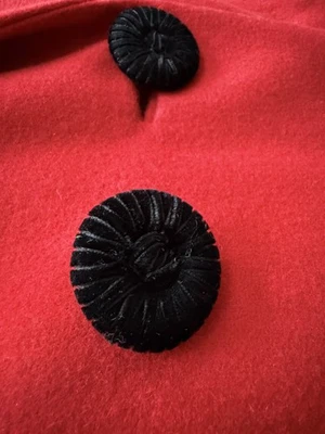 Abrigo de lana de terciopelo rojo negro de diseñador Luella Bartley talla 38 UK 8 de Mulberry Foto 1 de 4