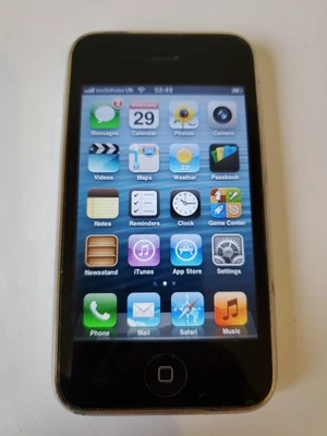 Apple iPhone 3GS - 32GB - White (Unlocked) A1303 (GSM) 165 - Image 1 of 4