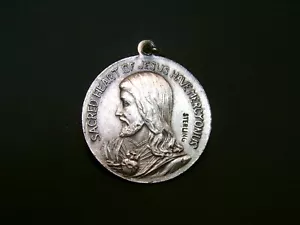 Vintage  1950's/1960's  Sterling Silver  Sacred Heart Of Jesus Medal - Picture 1 of 2