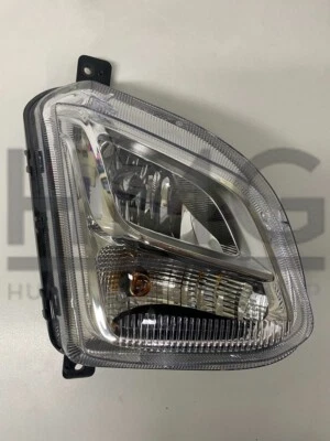 New Genuine GM Holden Equinox RH Fog Light - 84226248 - image 1 of 4