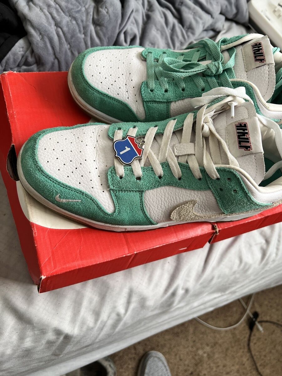Nike Kasina x Dunk Low Road Sign for Sale | Authenticity Nike Kasina x Dunk Low Road Sign for Sale | Authenticity
