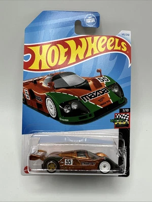 Hot Wheels 2024 Super Treasure Hunt Mazda 787B Se envía en protector Foto 1 de 4