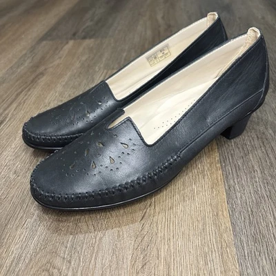 SAS Sonyo Shoes Women’s 8.5 Black Heels Tripad Comfort Perforated Leather Career - Image 1 of 4